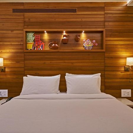 Hotel Atharv Top Rated Business Hotel In โกลฮาปูร์ ภายนอก รูปภาพ