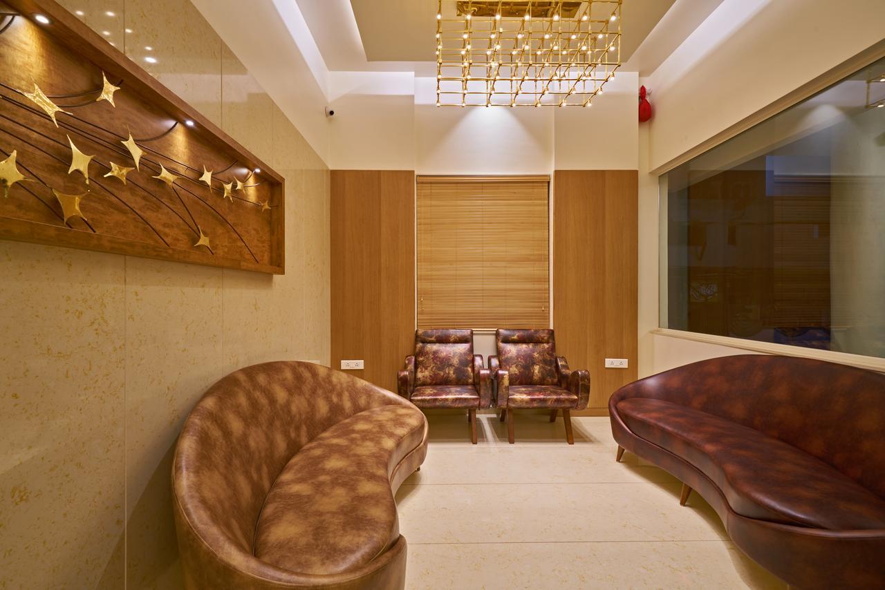 Hotel Atharv Top Rated Business Hotel In โกลฮาปูร์ ภายนอก รูปภาพ