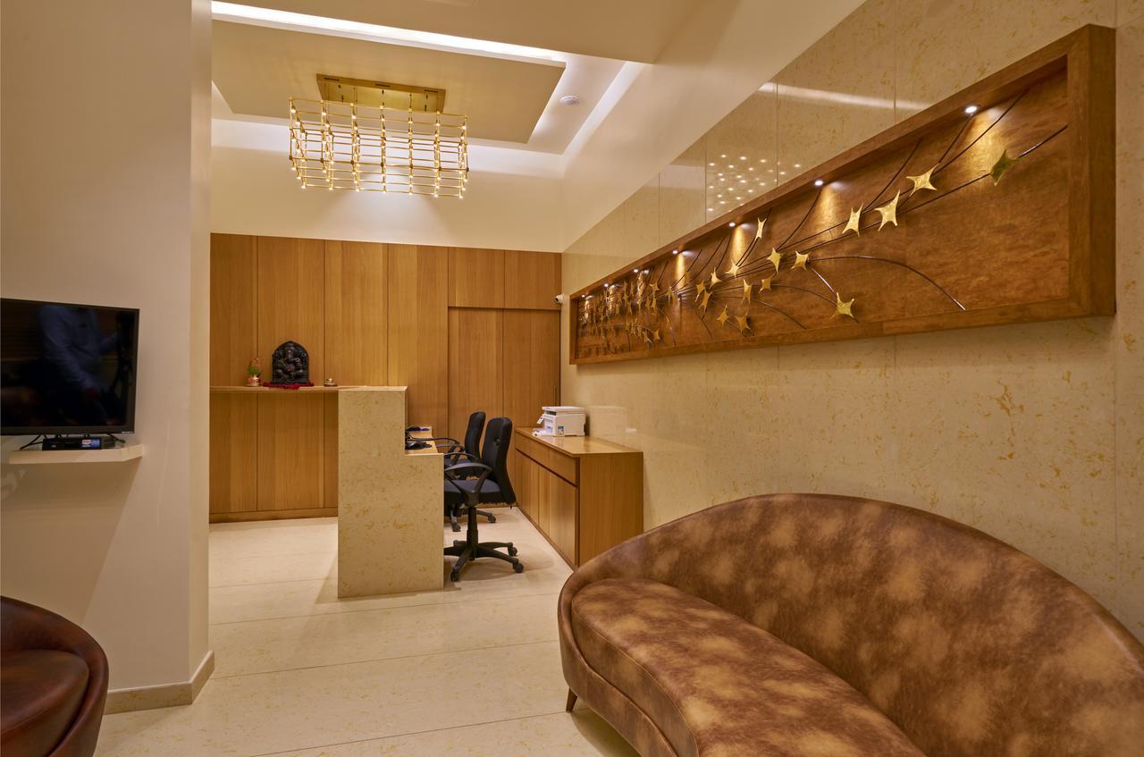 Hotel Atharv Top Rated Business Hotel In โกลฮาปูร์ ภายนอก รูปภาพ