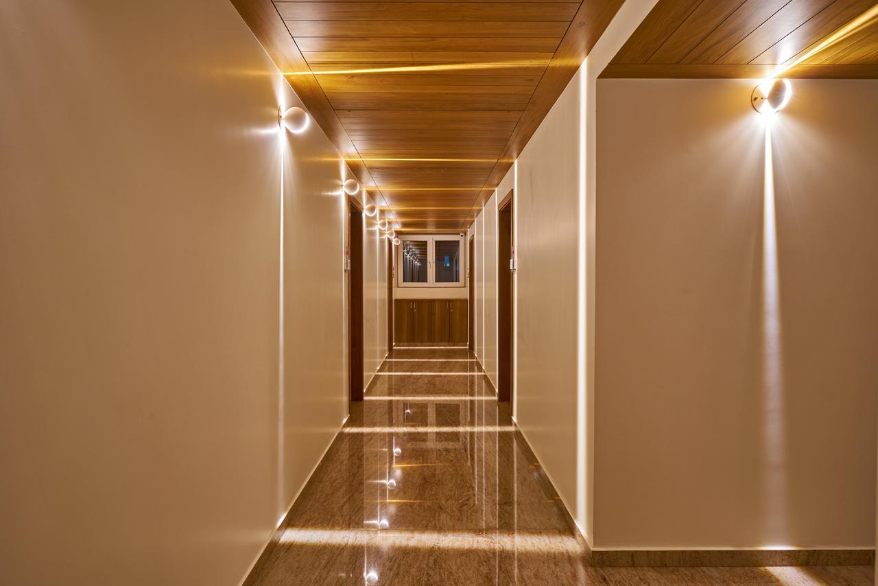 Hotel Atharv Top Rated Business Hotel In โกลฮาปูร์ ภายนอก รูปภาพ