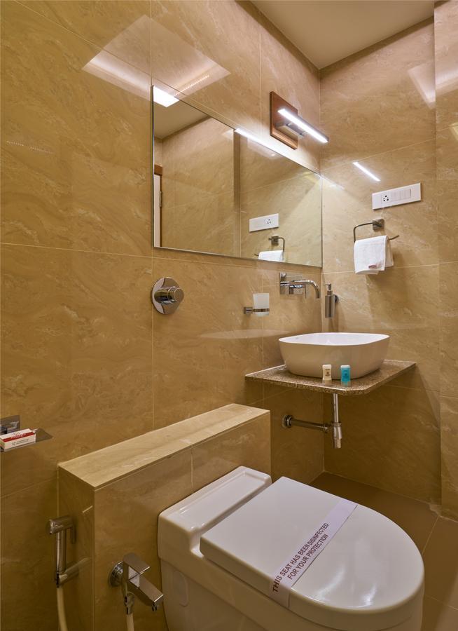Hotel Atharv Top Rated Business Hotel In โกลฮาปูร์ ภายนอก รูปภาพ