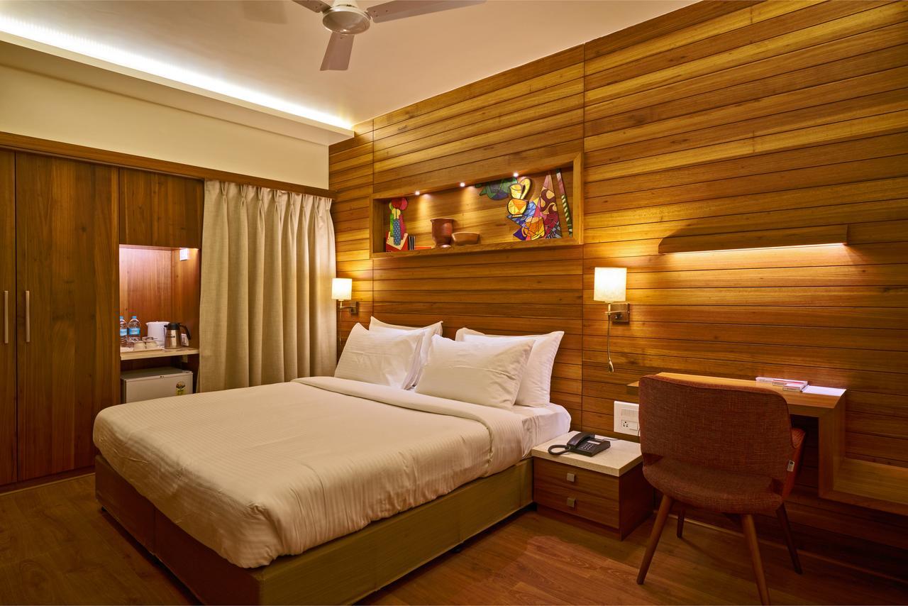 Hotel Atharv Top Rated Business Hotel In โกลฮาปูร์ ภายนอก รูปภาพ
