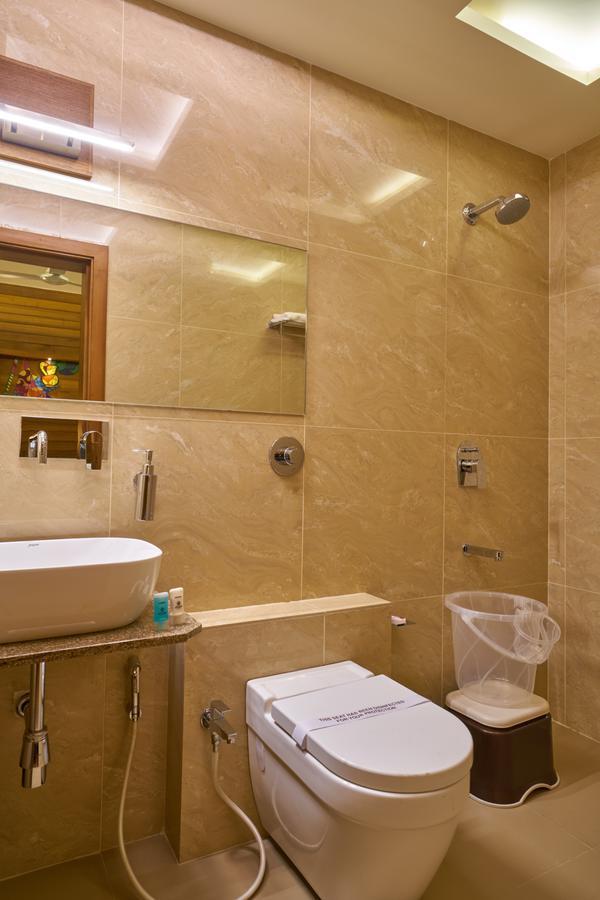 Hotel Atharv Top Rated Business Hotel In โกลฮาปูร์ ภายนอก รูปภาพ