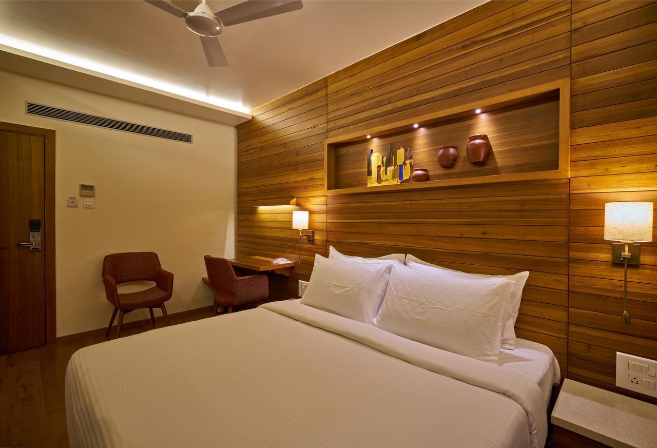 Hotel Atharv Top Rated Business Hotel In โกลฮาปูร์ ภายนอก รูปภาพ