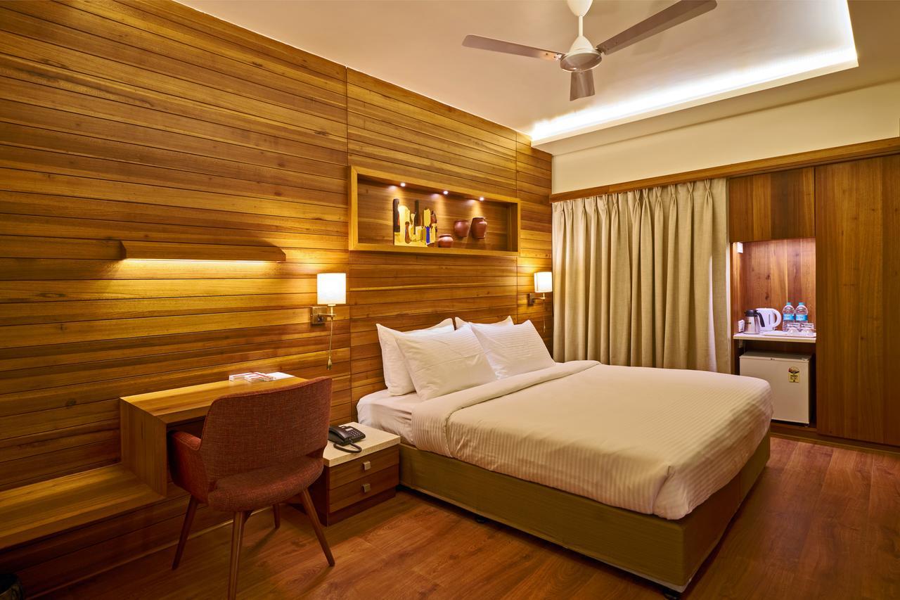 Hotel Atharv Top Rated Business Hotel In โกลฮาปูร์ ภายนอก รูปภาพ