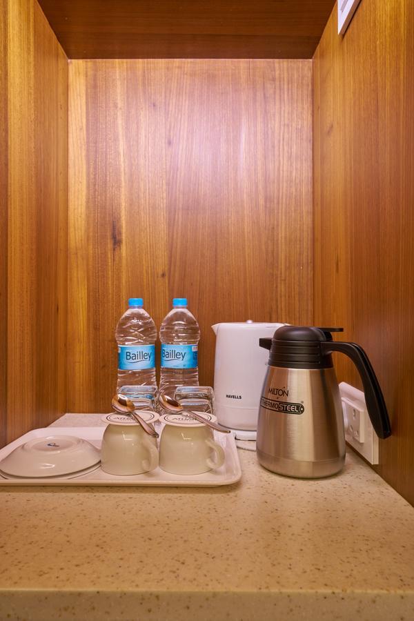 Hotel Atharv Top Rated Business Hotel In โกลฮาปูร์ ภายนอก รูปภาพ