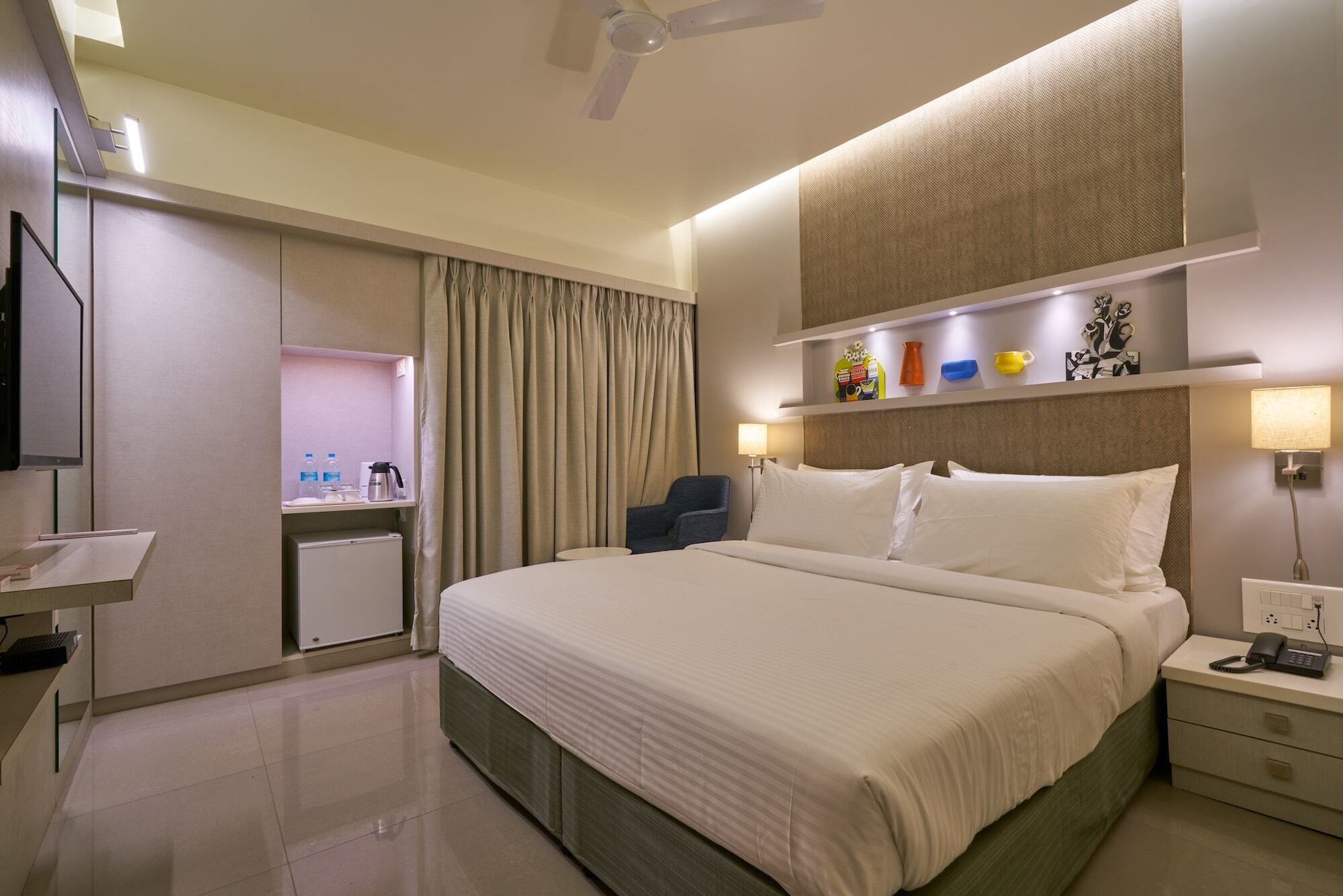 Hotel Atharv Top Rated Business Hotel In โกลฮาปูร์ ภายนอก รูปภาพ