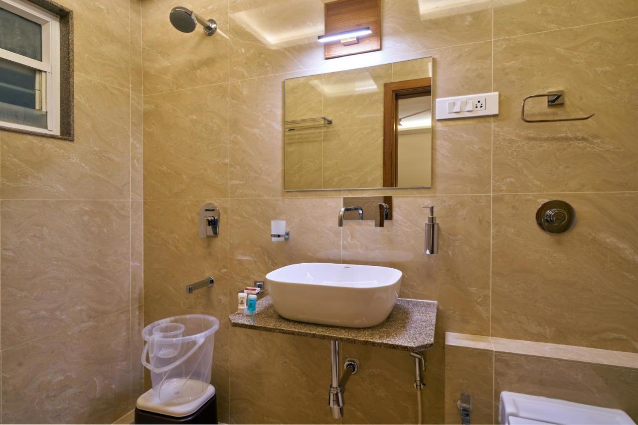 Hotel Atharv Top Rated Business Hotel In โกลฮาปูร์ ภายนอก รูปภาพ